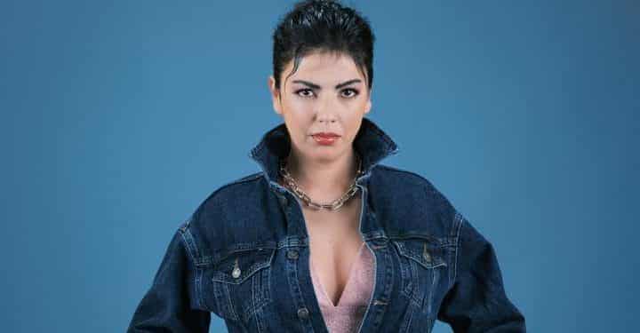 Melisa Uzunarslan’dan zamansız bir cover: Geçmiyor Günler