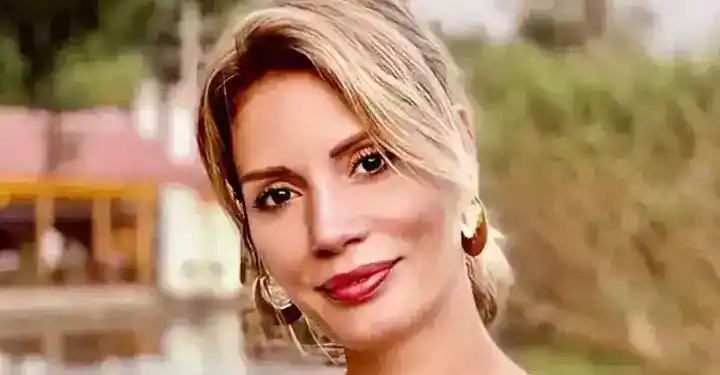 Türkiye’ye dönen Ayça Varlıer yeni imajıyla Nişantaşı sokaklarında