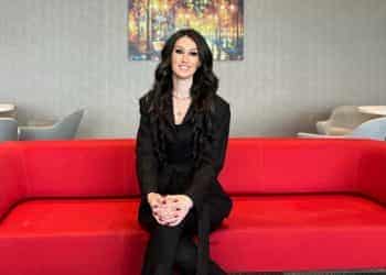 Başarılı ve güzel avukat Hande Elif Acar’dan Quality’e özel ‘Avukatlar Günü’ mesajı