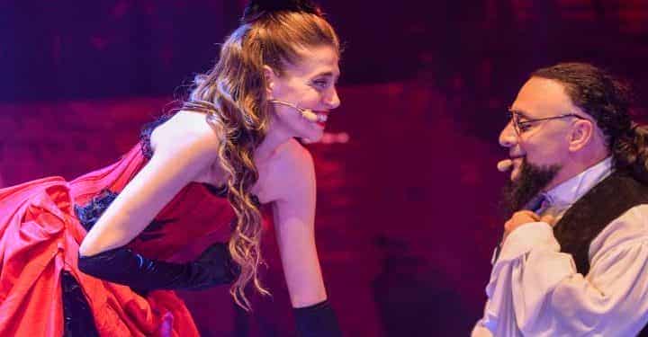 Hayko Cepkin, ‘Jekyll & Hyde’ Broadway Müzikali’ndeki performansıyla alkış toplamaya devam ediyor