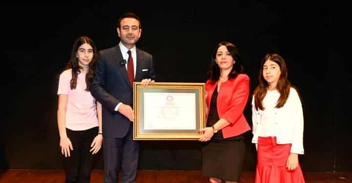 Beşiktaş Belediye Başkanı seçilen Rıza Akpolat mazbatasını aldı