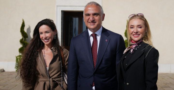60. Venedik Bienali’ne Türk sanatçı Asmer Sultanova damgasını vurdu