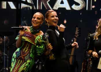 Gülben Ergen’den modacısı Gülşah Saraçoğlu’na sahnede sürpriz