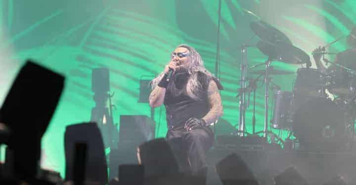 Hayko Cepkin’den Beşiktaş Stadyumu’nda muhteşem konser
