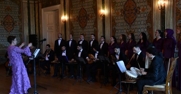 İstanbul Üniversitesi Devlet Konservatuvarı Türk Müziği ana sanat dalı öğrencilerinden Gazze için protesto konseri