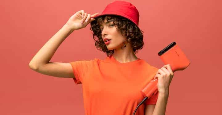 Tefal Pure Pop Buharlı Düzleştirici ile her an her yerde tarzın yerinde