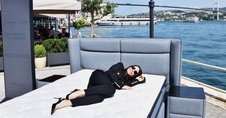 Lova Yatak’ın yeni marka yüzü Simge oldu