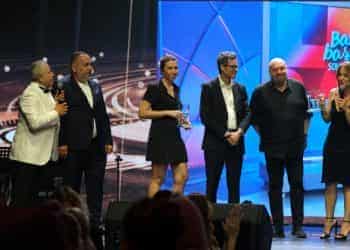 15. Quality Ödülleri’nde ‘En Quality Aktüalite Programı Ödülü’ Ceyda Düvendi ile Bambaşka Sohbetler’in oldu