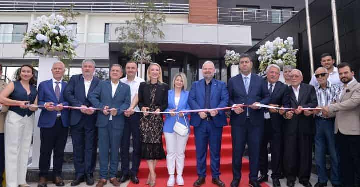 Ünlü isimler FT Lotus Thermal Trademark Collection açılışında buluştu