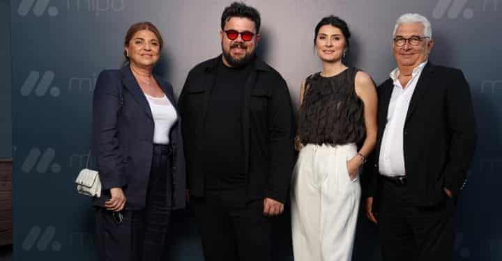 Mipo ve Eser Yenenler’den teknoloji şovu: Yerli telefon markası sahneye çıktı