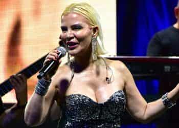 Ömür Gedik, Filozof’uyla Azka misafirlerinden tam not aldı