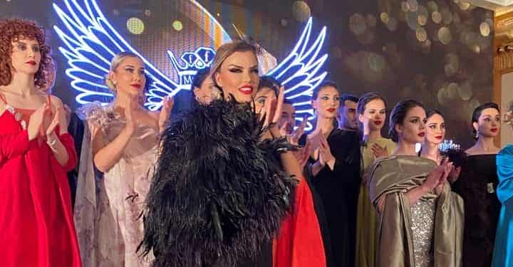 İş insanı Şebnem Demir Fashion Show’da modellere taş çıkardı