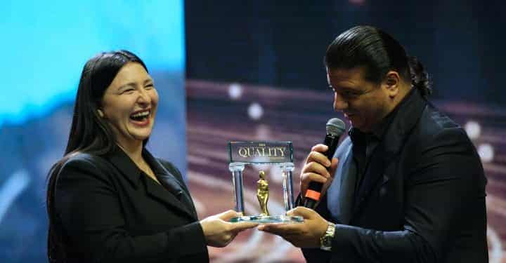 15. Quality Ödülleri’nde ‘En Quality Kadın Komedyen Ödülü’ Yasemin Sakallıoğlu’nun oldu