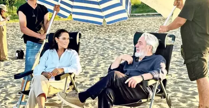 Hülya Avşar ve Uğur Yücel’e ‘şemsiye’ tepkisi