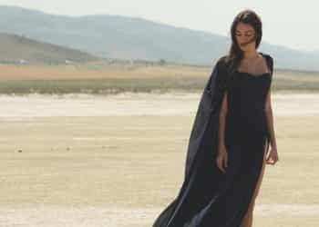 Dilan Çiçek Deniz, Tuz Gölü’nde kamera karşısına geçti