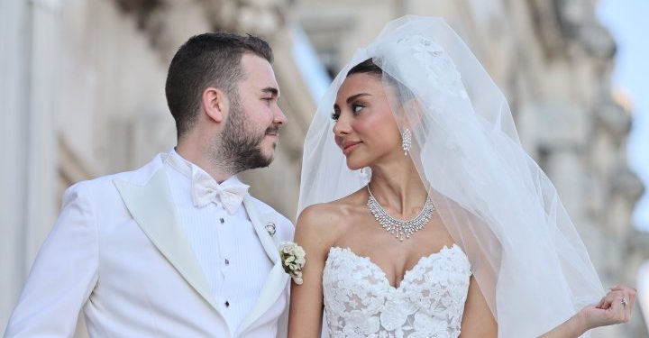 Doğanlar Holding 3. Kuşak Aile Meclisi Üyesi Doruk Doğan, tasarımcı Ceren Usta ile bir ömür mutluluğa ‘evet’ dedi