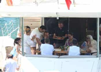 Orhan Gencebay’a sürpriz doğum günü kutlaması