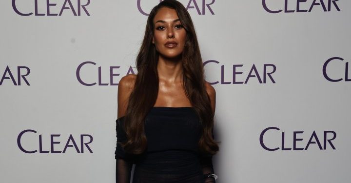 Clear Women, yeni serisini Dilan Çiçek Deniz ile tanıttı