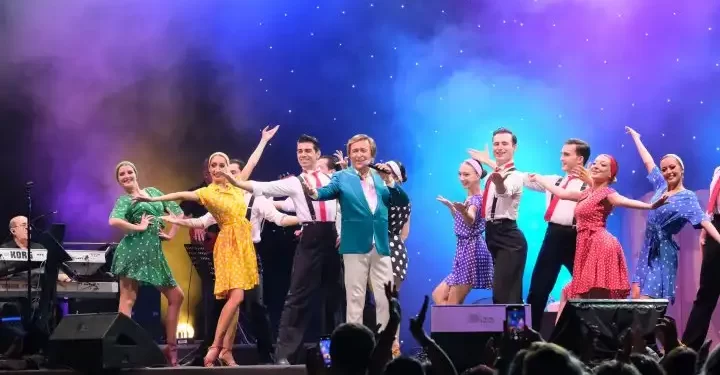 İstanbullular Erol Evgin’le dans ettiler