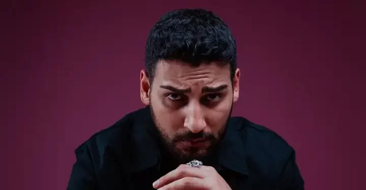 Can Toğrulca bu defa Ebru Gündeş şarkısını yorumladı