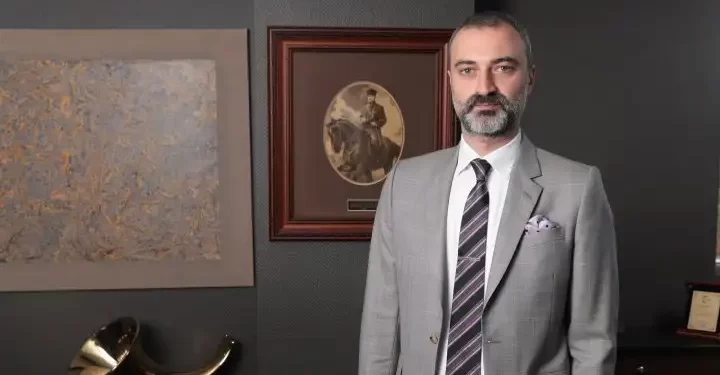Dünyagöz Hastaneler Grubu Yönetim Kurulu Başkan Vekili ve Operasyonlar Müdürü Vahit Kapıcıoğlu ile Dünyagöz’ün başarılarını ve gelecek vizyonunu konuştuk
