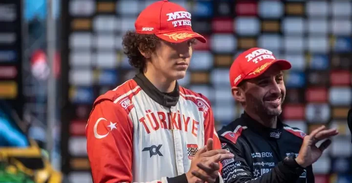 Kerem Kazaz, ‘Türkiye’nin Gelmiş Geçmiş En Genç Pilotu’ olarak tarihe geçti