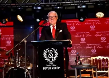 Büyük Kulüp’te başkanlık seçimini Mehmet Kuriş kazandı