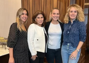 Cemiyet hayatından isimler Mandarin İstanbul seramik atölyesinde buluştu