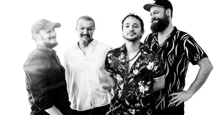 Gevende, DasDas sahnesinde sevenleriyle buluşuyor