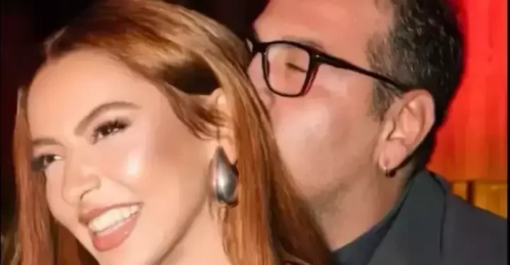 Hadise’den aşk pozu