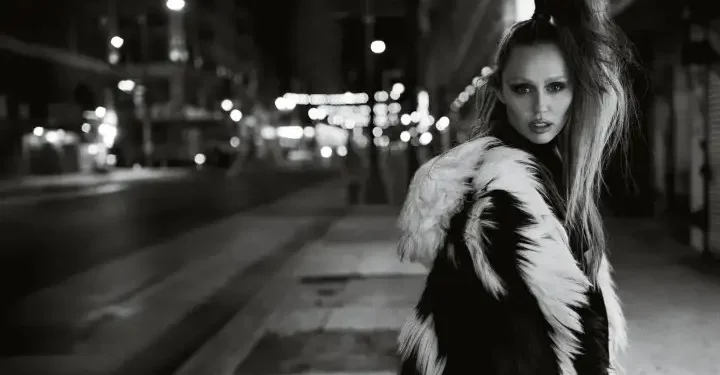 Miley Cyrus, yeni teklisi ‘End of World’ü yayınladı