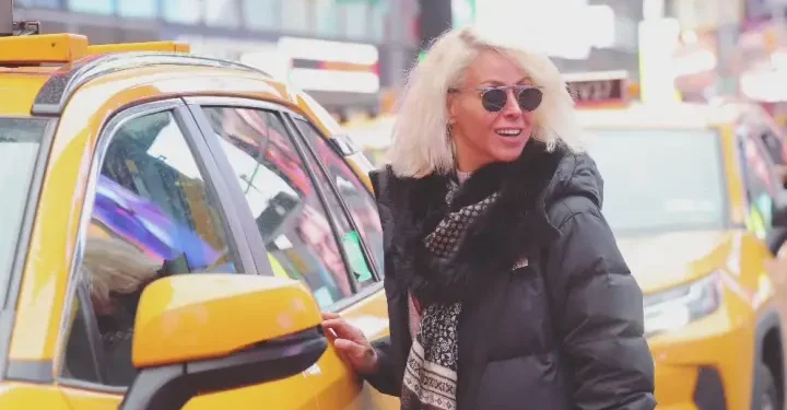 New York sokaklarında turladı