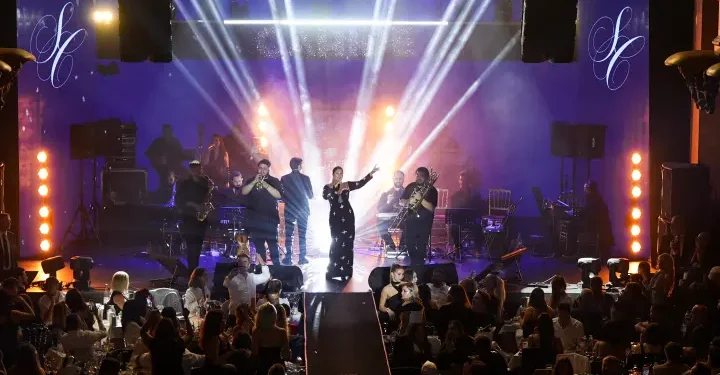 Sibel Can’dan Cahide Palazzo’da unutulmaz gece
