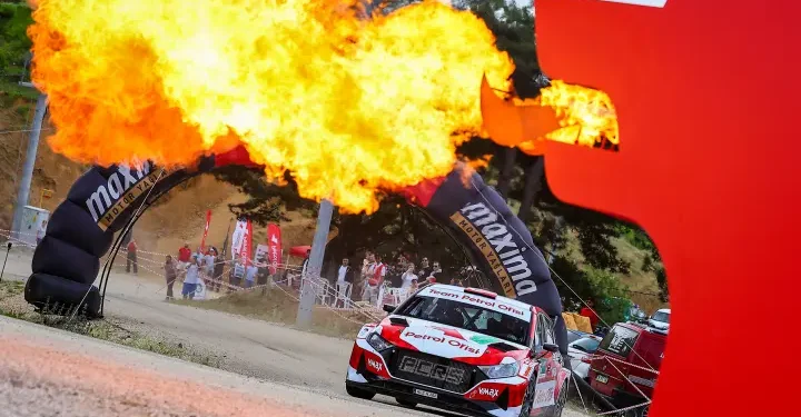 Kerem Kazaz şampiyona liderliğini sürdürdü