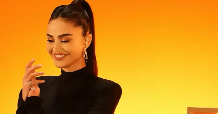 Elif Buse Doğan kendi şarkılarını yeniden yorumladı