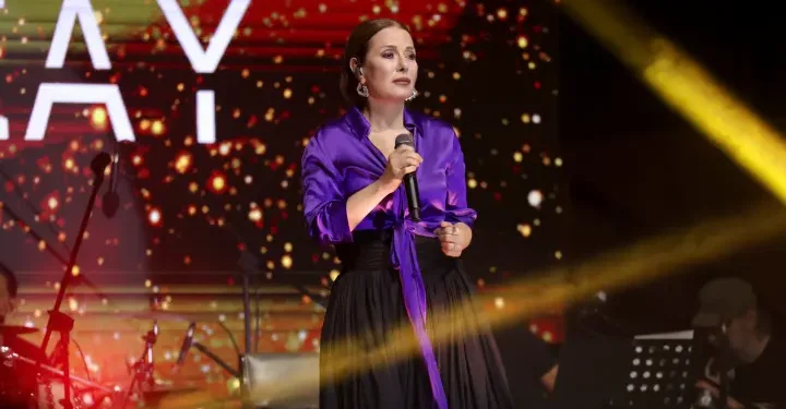 Zuhal Olcay’dan muhteşem gece