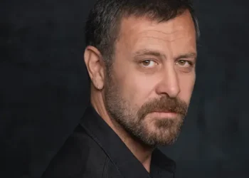 Nejat İşler’den yeni roman: Bir yolculuk hikâyesi Miras raflarda
