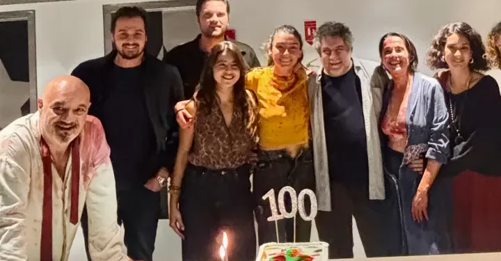 ‘Timsah Ateşi’ 100. kez sahnelendi