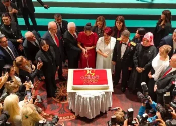 İstanbul Valisi ve eşinden 29 Ekim Cumhuriyet Bayramı coşkusu