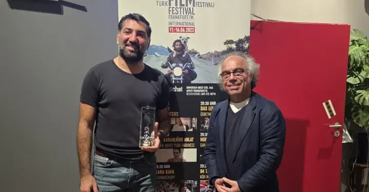 Berkay Ateş’e Frankfurt’tan ödül