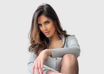 Naz Elibol, ‘Naz’lı Akdeniz Akşamları’ ile karşınızda