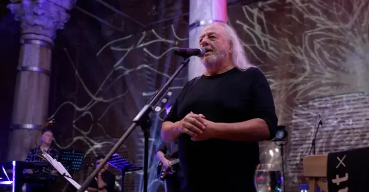 An Epic Symphony & Cem Karaca konseri ayakta alkışlandı