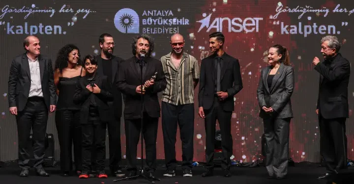 Altın Portakal’ın galibi ‘Tavşan İmparatorluğu’