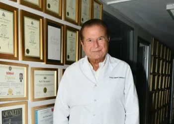 Prof. Dr. Türker Sandallı: Kliniğimize 68 ülkeden diş tedavisi için hasta geliyor