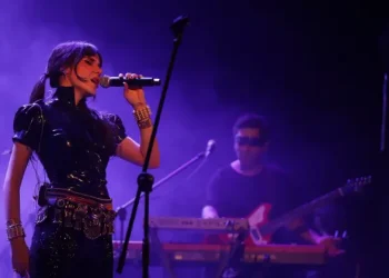 Gaye Su Akyol, Uludağ’ın eteklerinde sevenleriyle buluştu