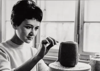 Melike Abasıyanık Kurtiç’in ‘Kayada Büyüdüm Ben’ sergisi Galerist’te