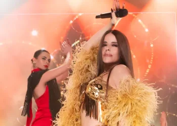 Simge, Bostancı’da müzik şöleni yaşattı