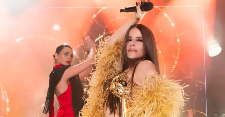 Simge, Bostancı’da müzik şöleni yaşattı