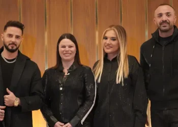 Demet Akalın ve Gökhan Özen’den yılların sürprizi