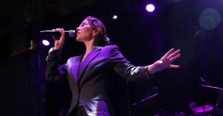 Bir gün 8 Mart’ı gerçekten coşkuyla, mutlulukla, iyi niyetle kutlamak tek dileğim